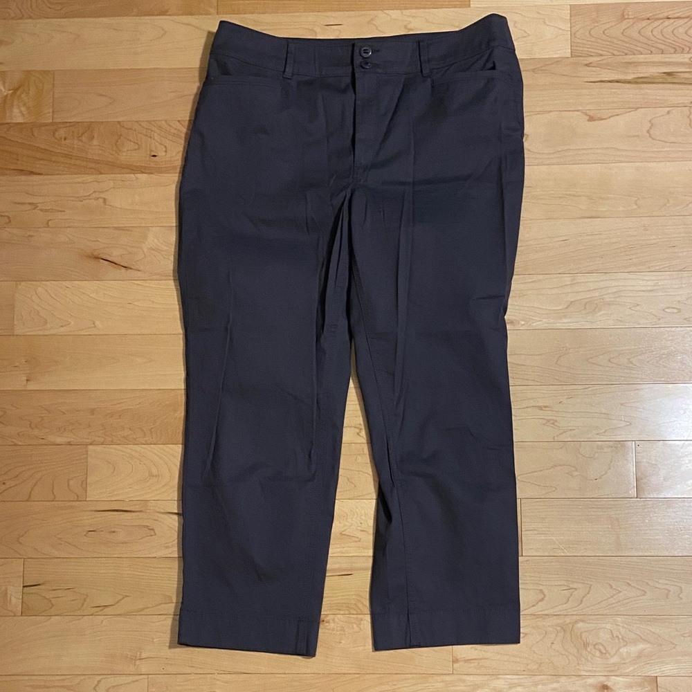 LOFT Straight Crop Women’s Dark Gray Chinos